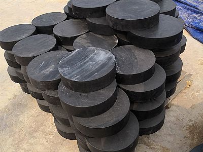 安庆板式橡胶支座由若干层橡胶片与薄钢板经加压硫化